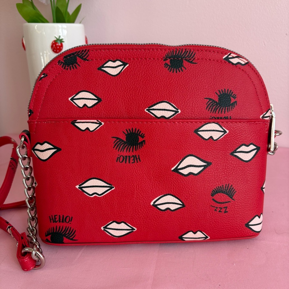 Betsey Johnson Red Crossbody Bag with Lip and Eye Design EUC - Picture 5 of 9